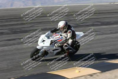 media/Jan-16-2026-CVMA Friday Practice (Fri) [[6f2bf47531]]/5-Racer 4-Trackday1/Session 2 (Bowl)/